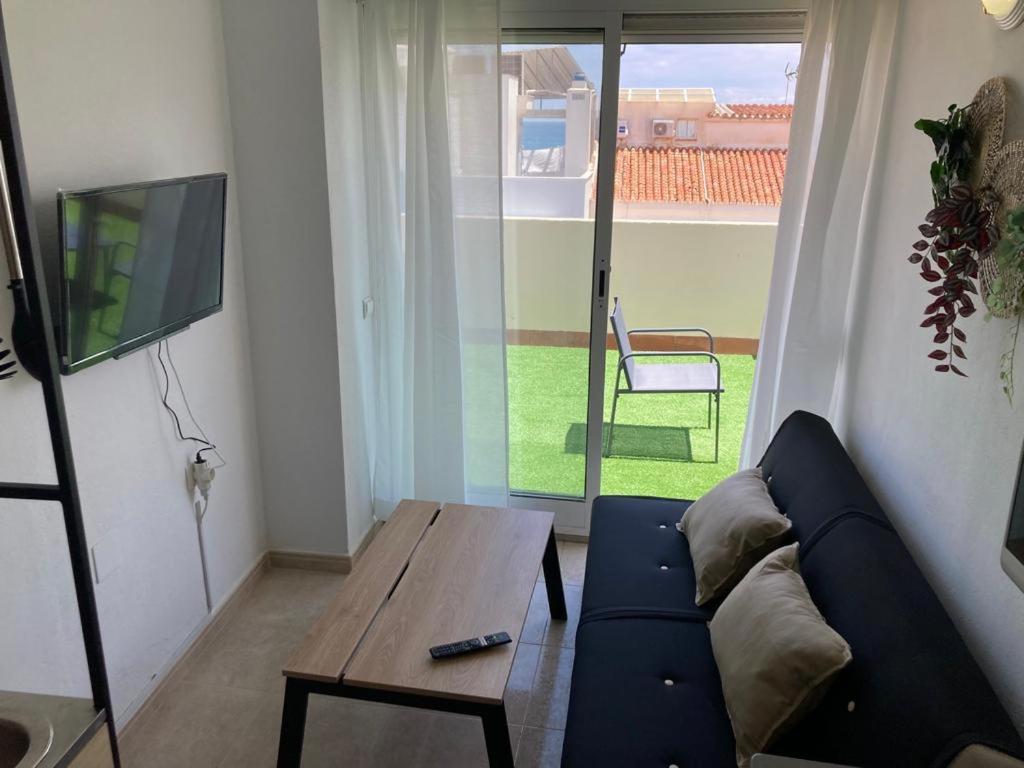 Apartamentos Vicenta Playa Carihuela Torremolinos Room photo