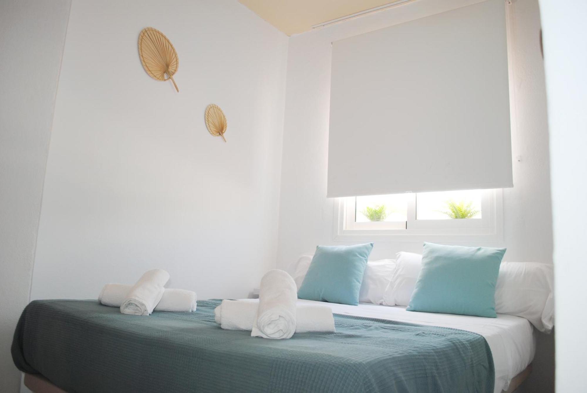 Apartamentos Vicenta Playa Carihuela Torremolinos Room photo