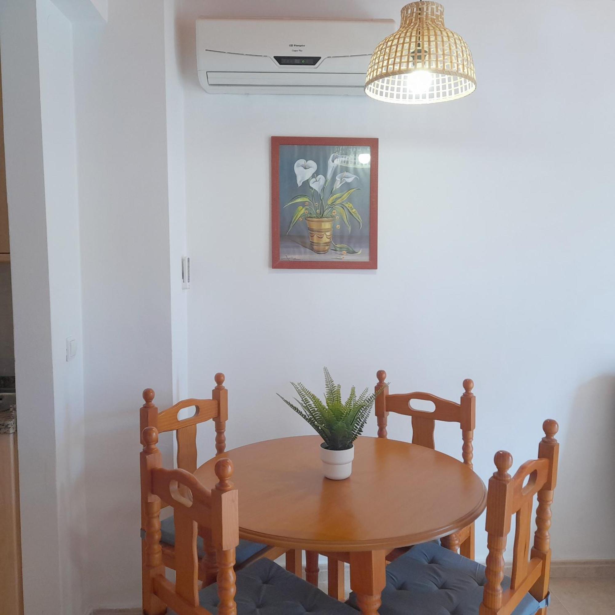 Apartamentos Vicenta Playa Carihuela Torremolinos Room photo