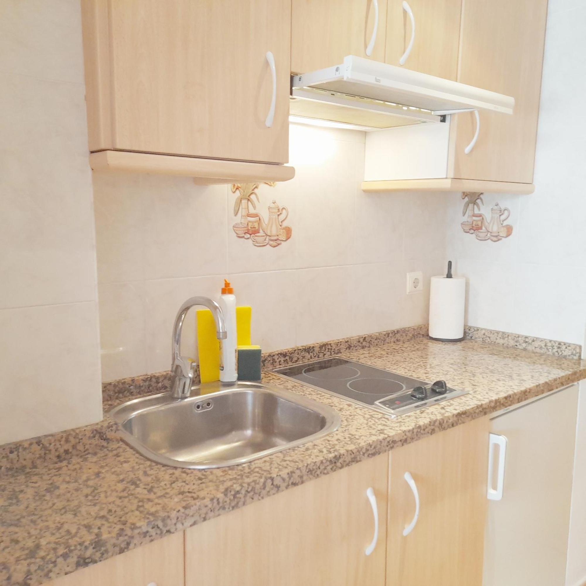 Apartamentos Vicenta Playa Carihuela Torremolinos Room photo