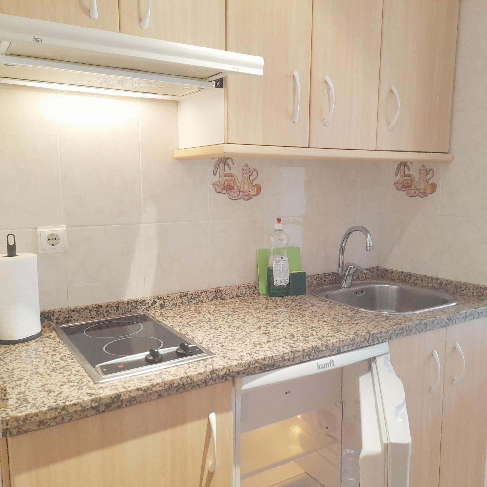 Apartamentos Vicenta Playa Carihuela Torremolinos Room photo